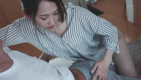 Chịch cô gái bú hồng quá phê luôn Kana Mito